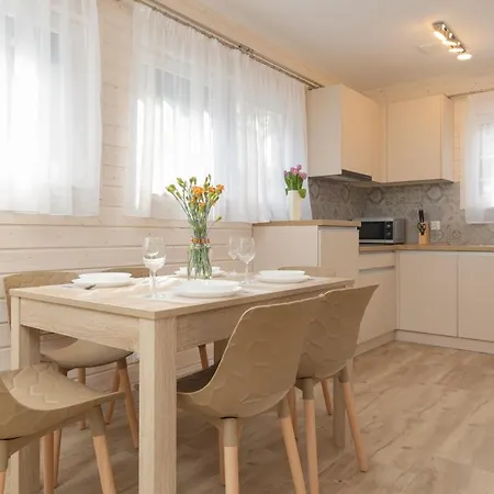 Kotwica-pobierowo Bukowa 6 펜션